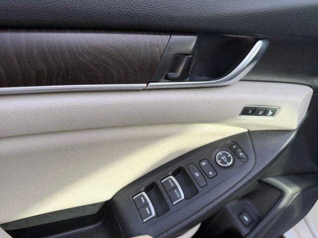 Used 2018 Honda Accord EX-L image 11