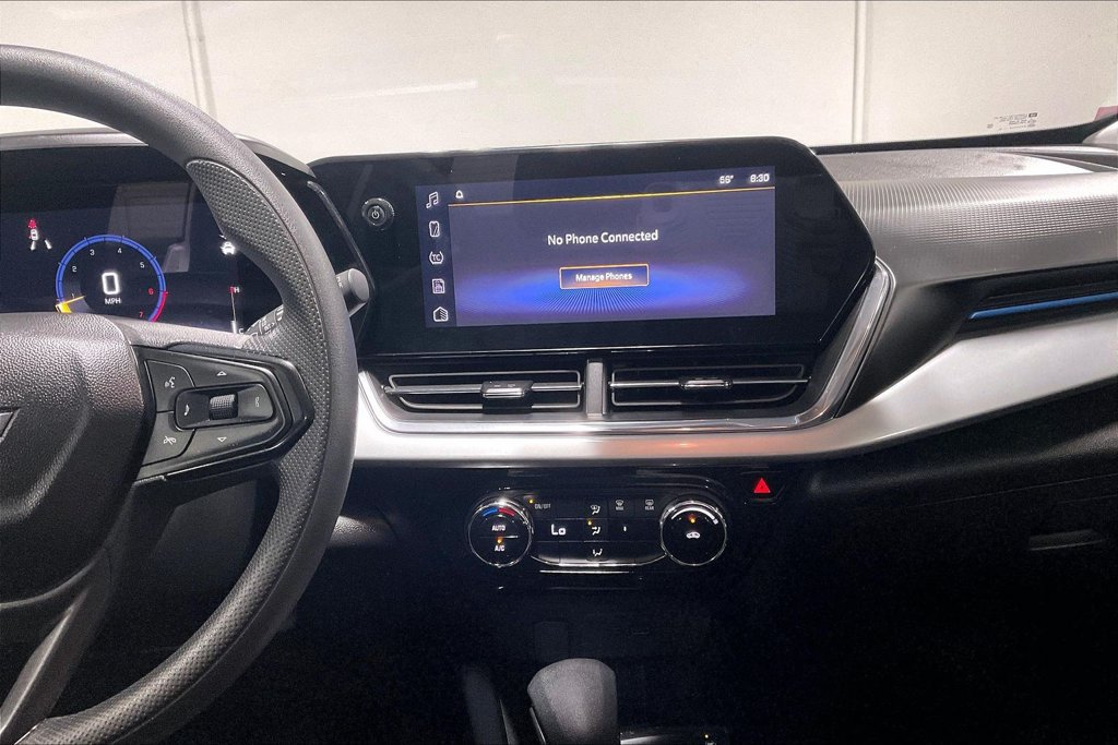 Used 2026 Chevrolet Trax LT FWD image 7