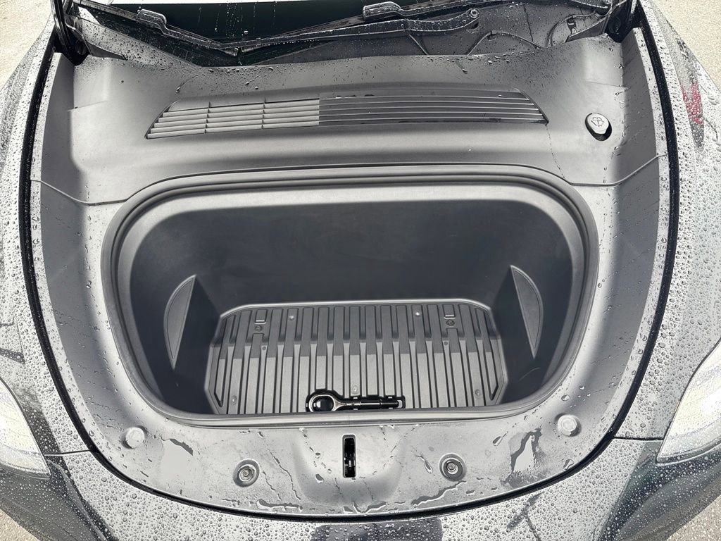 Used 2020 Tesla Model Y Long Range image 30