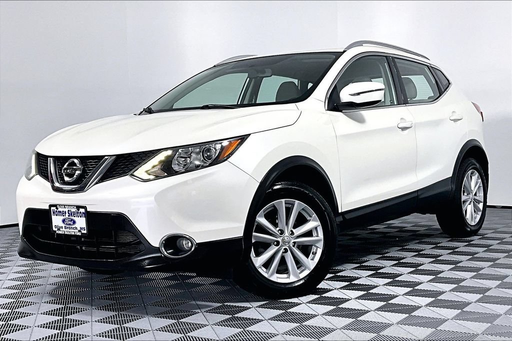 Used 2018 Nissan Rogue Sport SV w/ SV All-Weather Package AWD/4WD image 2