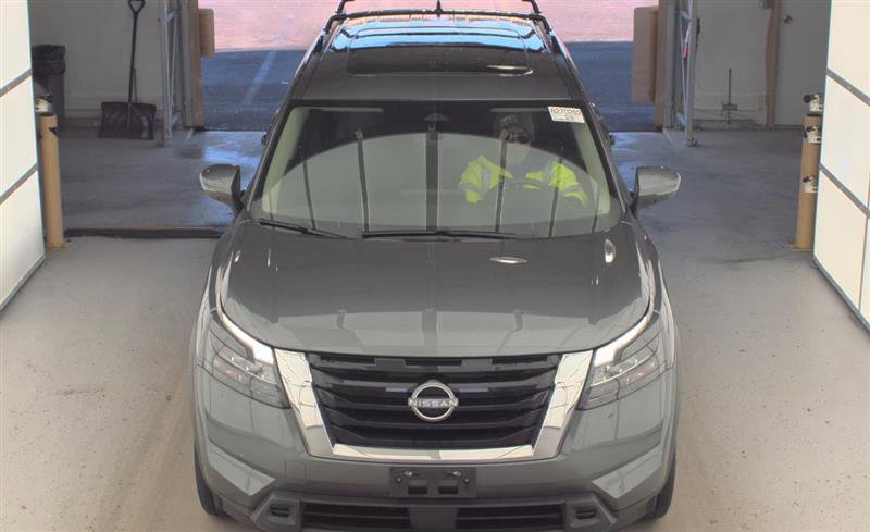 Used 2023 Nissan Pathfinder SV w/ SV Premium Package image 5