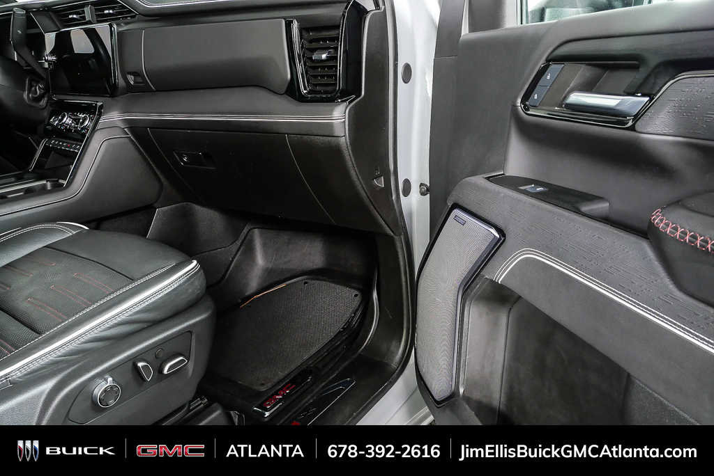 Used 2024 GMC Sierra 2500 AT4X image 25