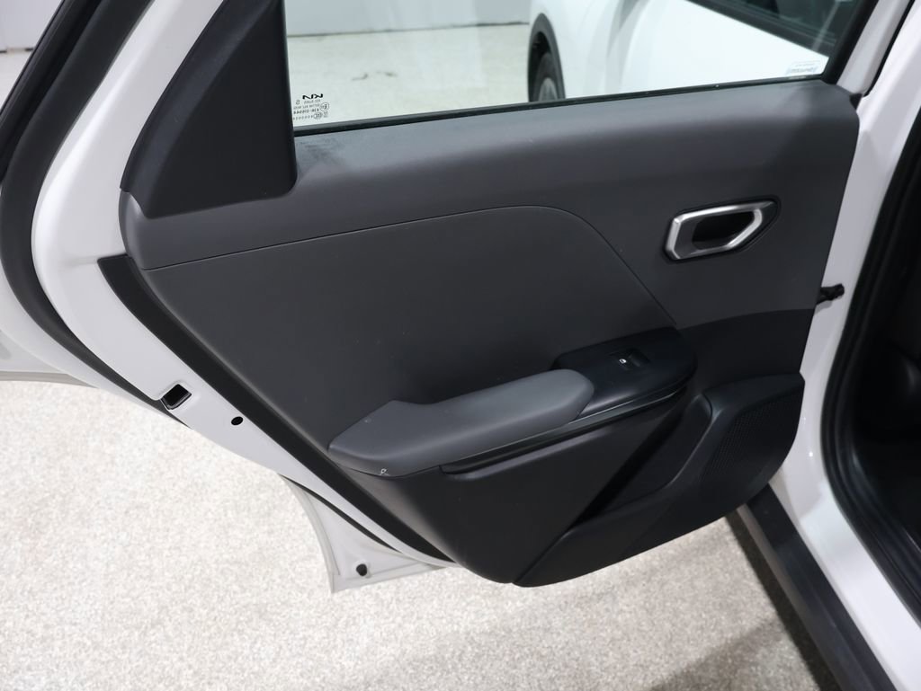 Used 2025 Kia K4 LXS image 19