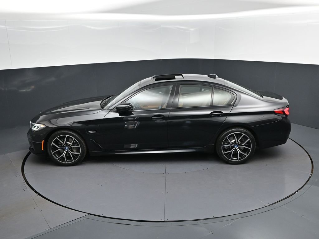 Certified 2023 BMW 530e w/ M Sport Package image 32