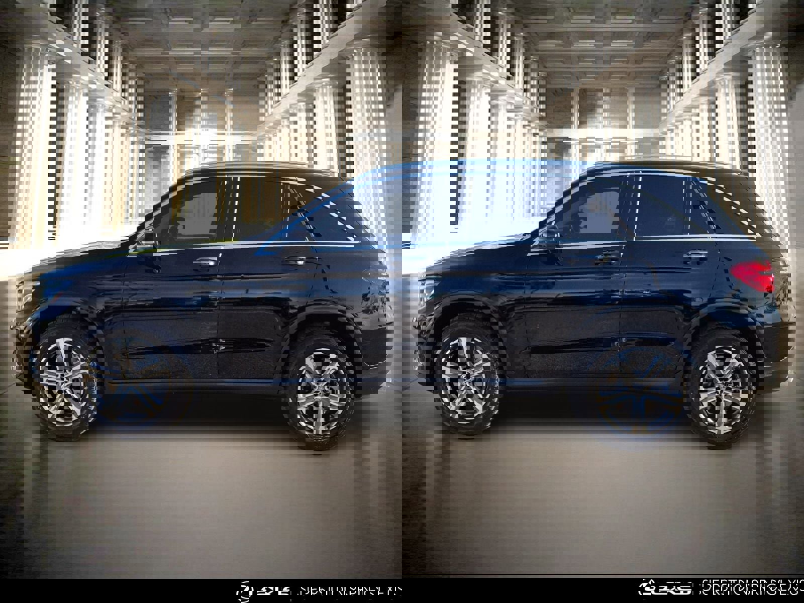 Used 2019 Mercedes-Benz GLC 300 4MATIC image 7