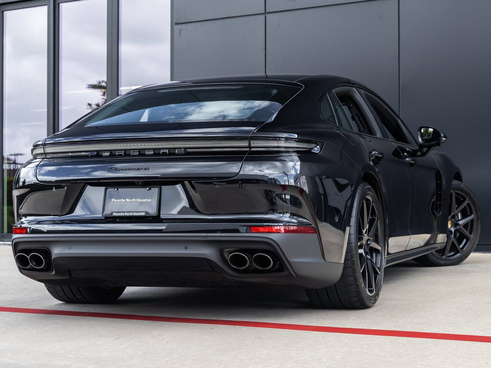Certified 2025 Porsche Panamera image 10