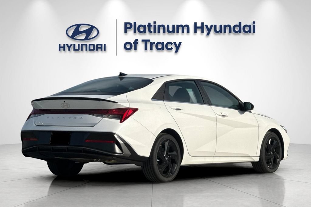 New 2026 Hyundai Elantra SEL Sport Premium FWD image 4