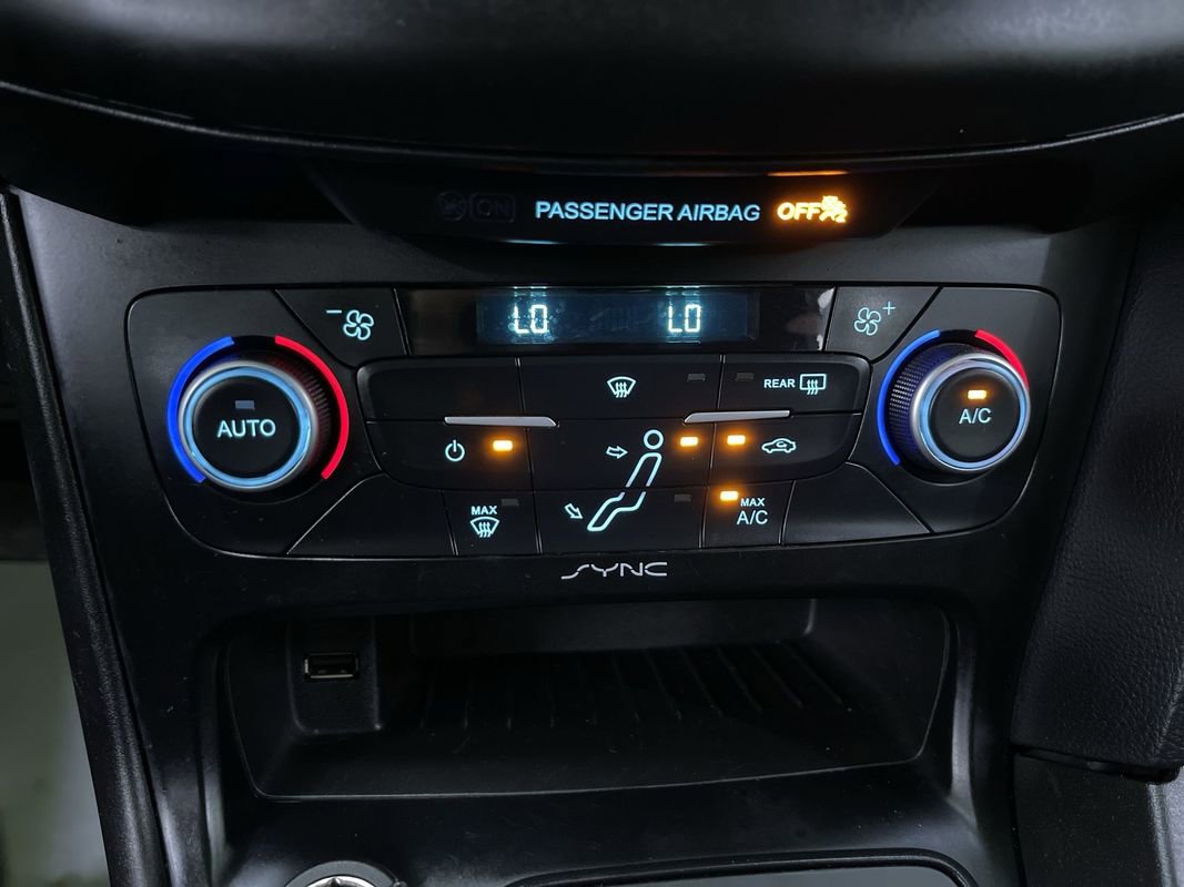 Used 2018 Ford Focus SE image 23