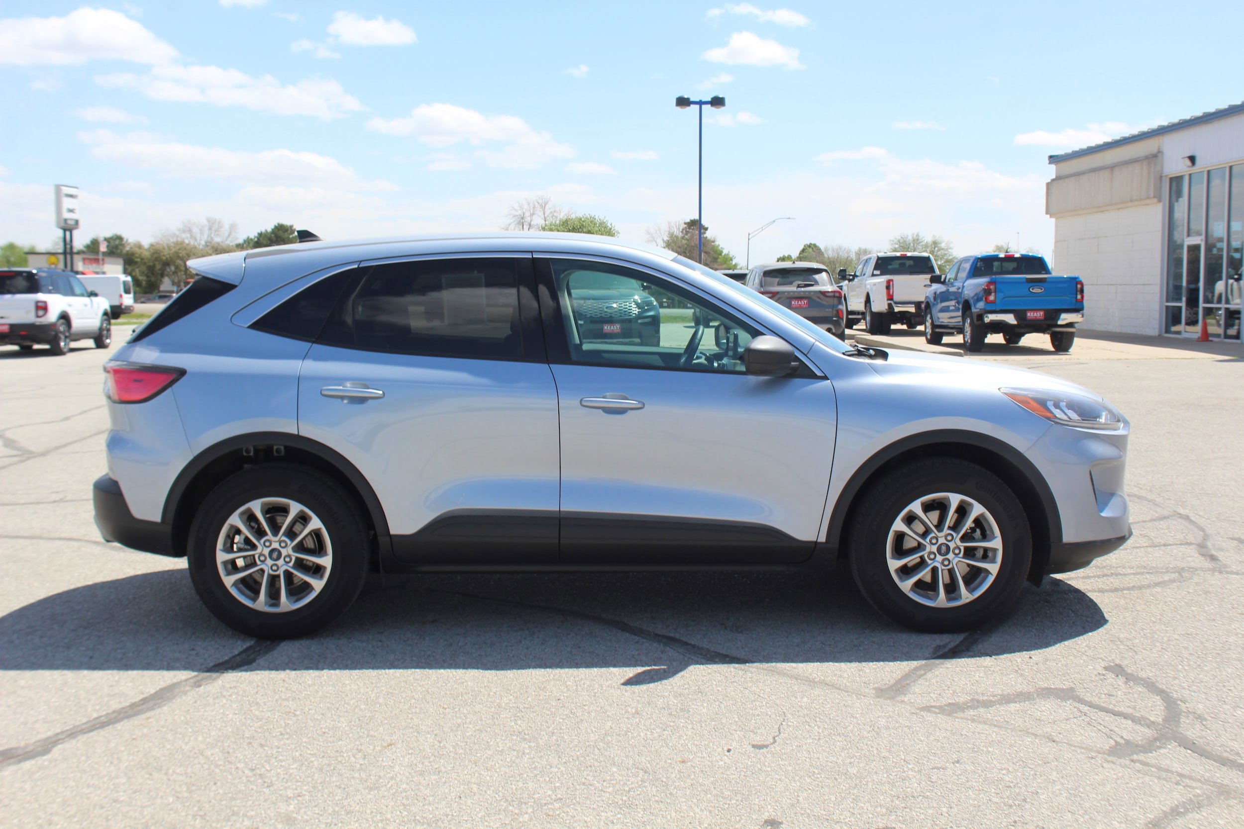 Used 2022 Ford Escape SE w/ Convenience Package AWD/4WD image 4