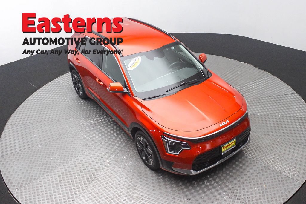 Used 2023 Kia Niro Wind w/ Wind Preserve Package FWD image 3