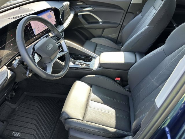Used 2025 Audi Q5 Premium Plus w/ Premium Plus AWD/4WD image 23