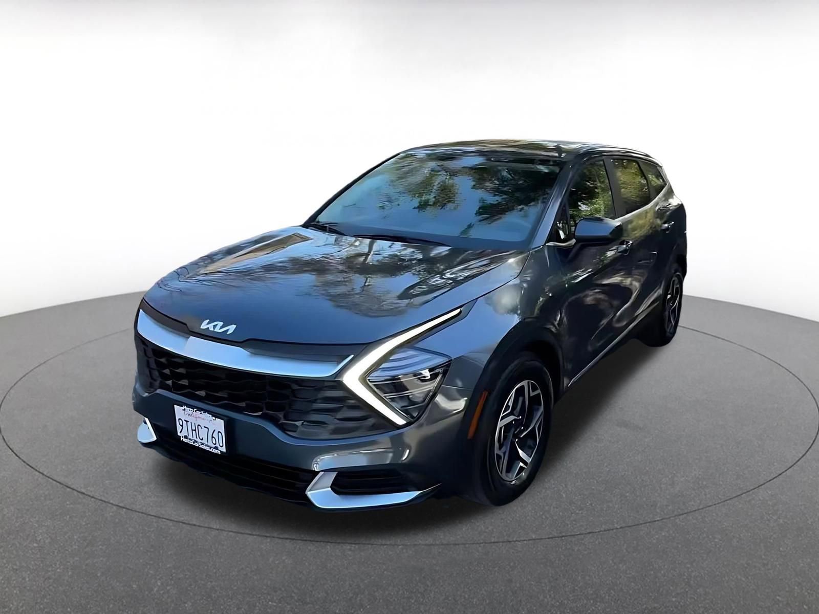 Used 2025 Kia Sportage LX image 7