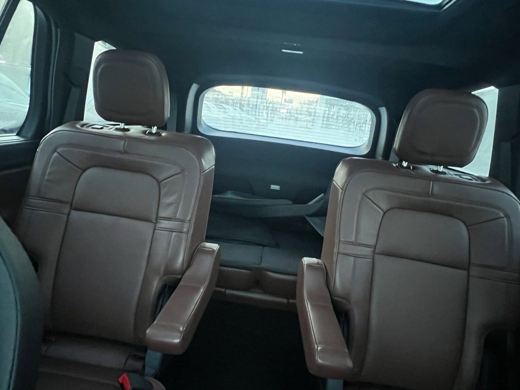 Used 2025 Lincoln Aviator Reserve w/ Equipment Group 201A AWD/4WD image 7