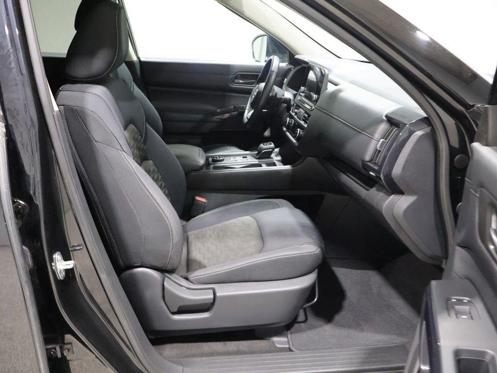 Used 2024 Nissan Pathfinder S AWD/4WD image 22