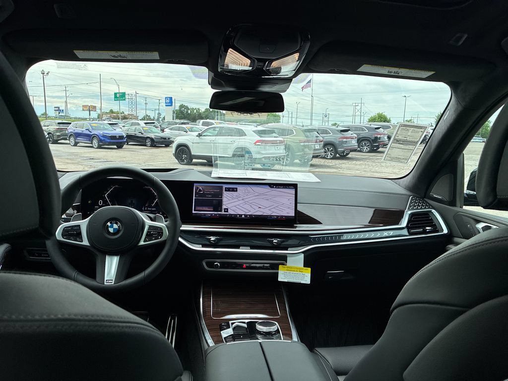 New 2027 BMW X7 xDrive40i w/ M Sport Package AWD/4WD image 15