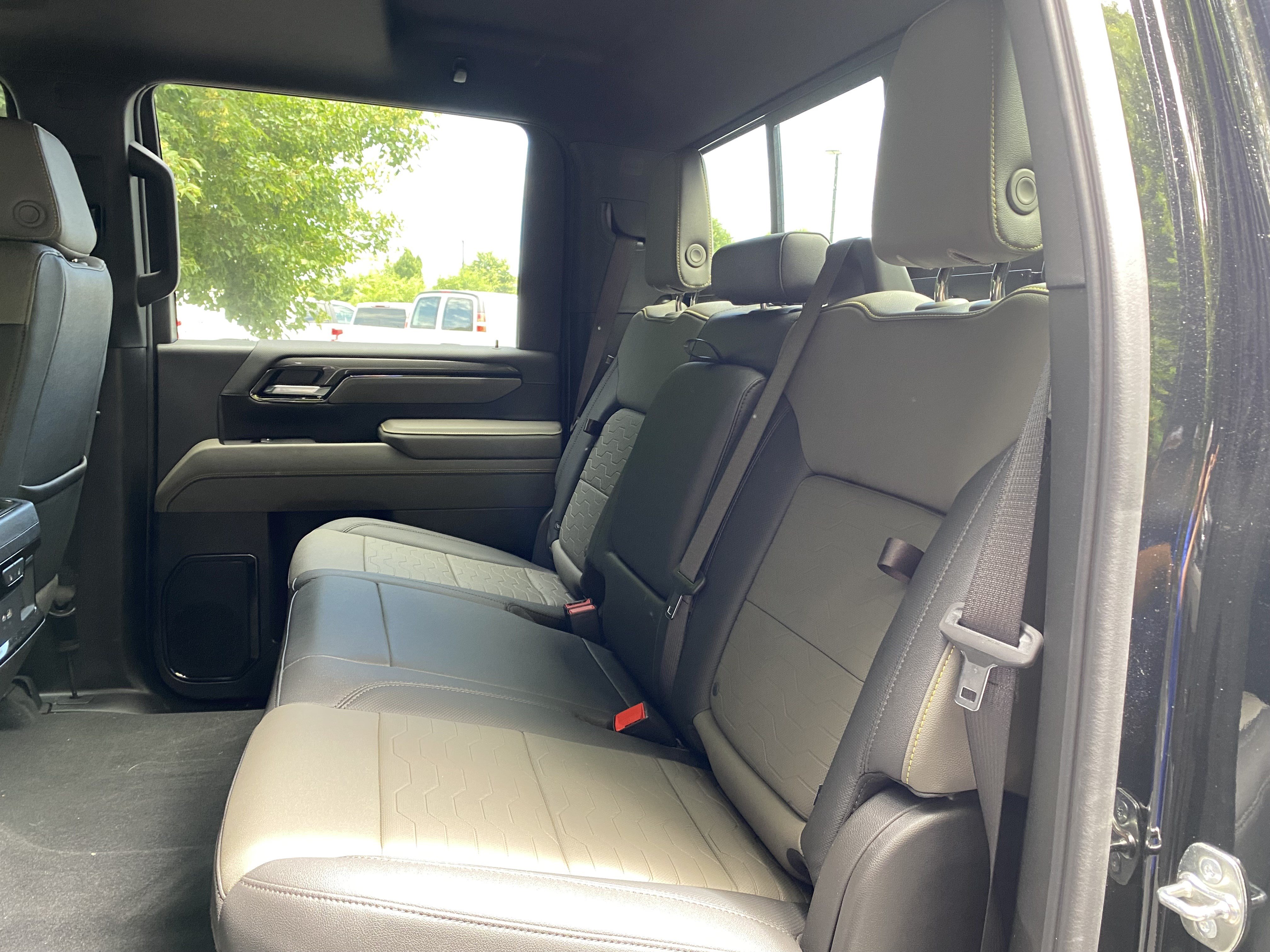 Used 2025 Chevrolet Silverado 2500 ZR2 w/ Technology Package AWD/4WD image 42