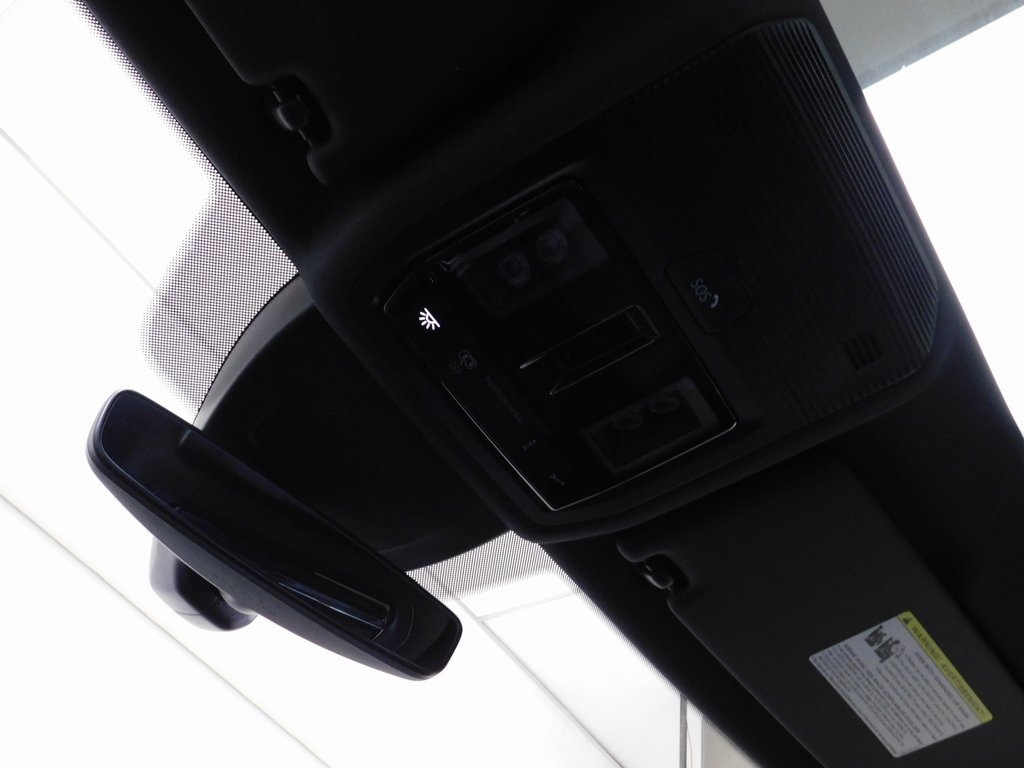 Used 2025 Volkswagen Golf image 82