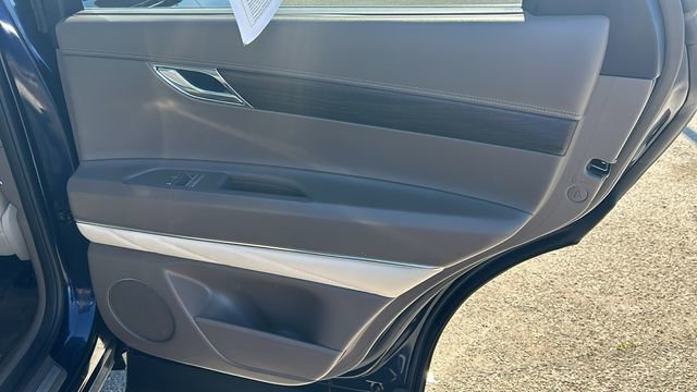 Used 2024 Genesis GV80 2.5T image 12