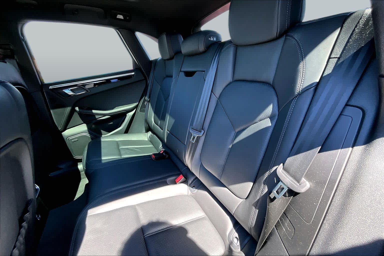 Used 2021 Porsche Macan S AWD/4WD image 18