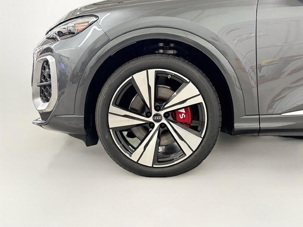 New 2026 Audi SQ5 Prestige AWD/4WD image 25