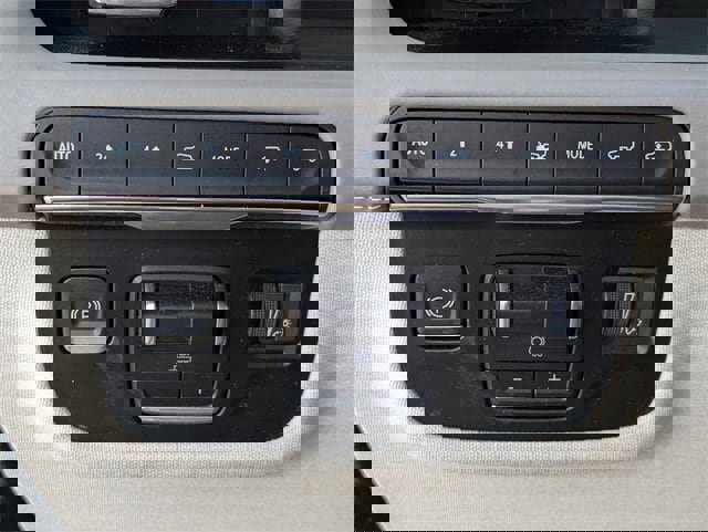 Used 2022 Cadillac Escalade ESV Premium Luxury Platinum image 21