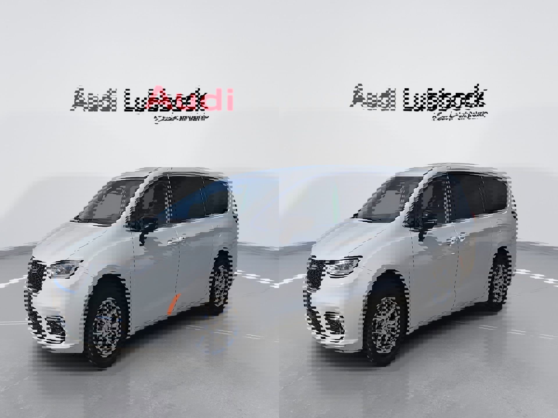 Used 2024 Chrysler Pacifica Touring-L FWD image 4