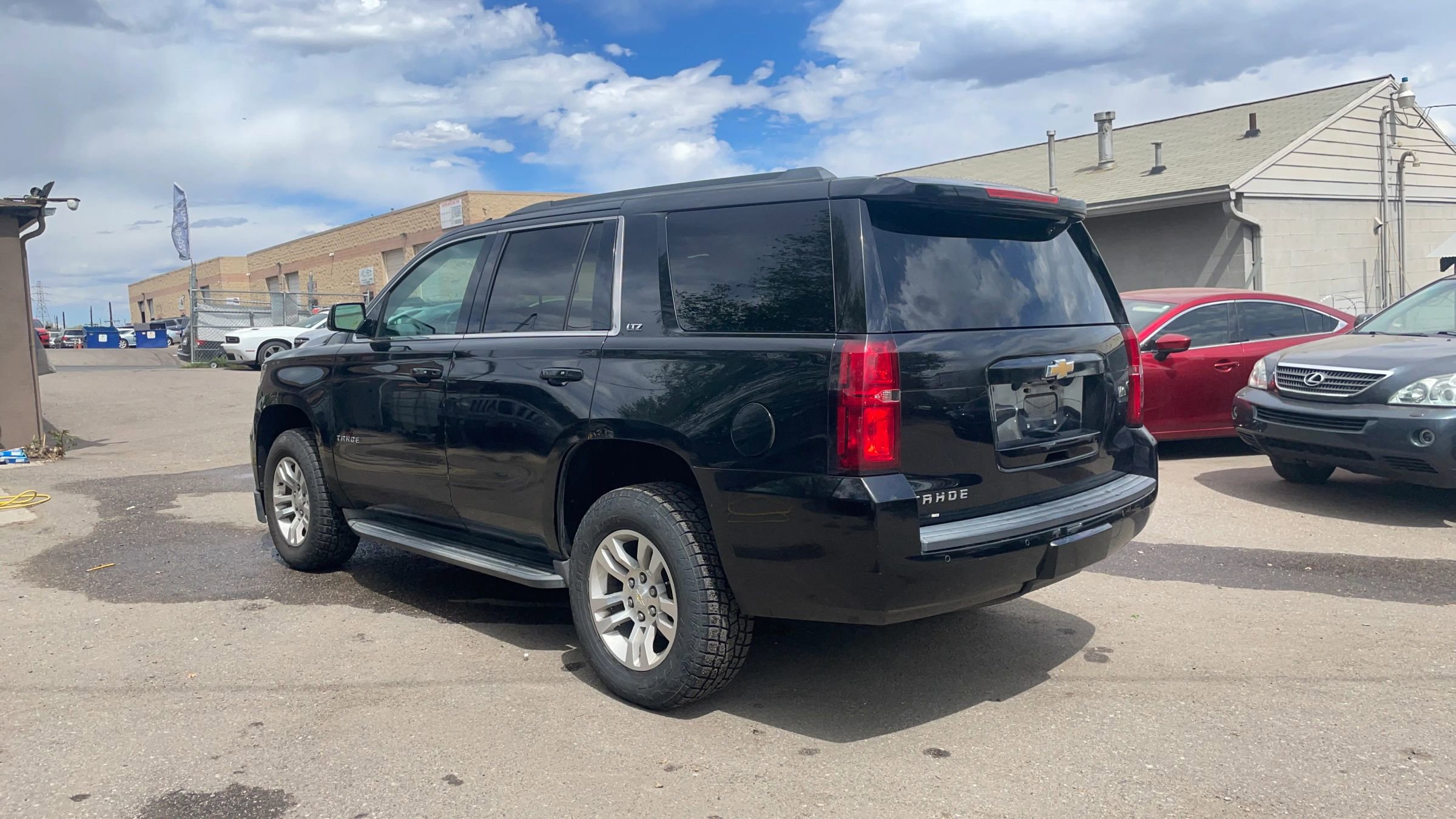 Used 2015 Chevrolet Tahoe LT w/ Luxury Package AWD/4WD image 4