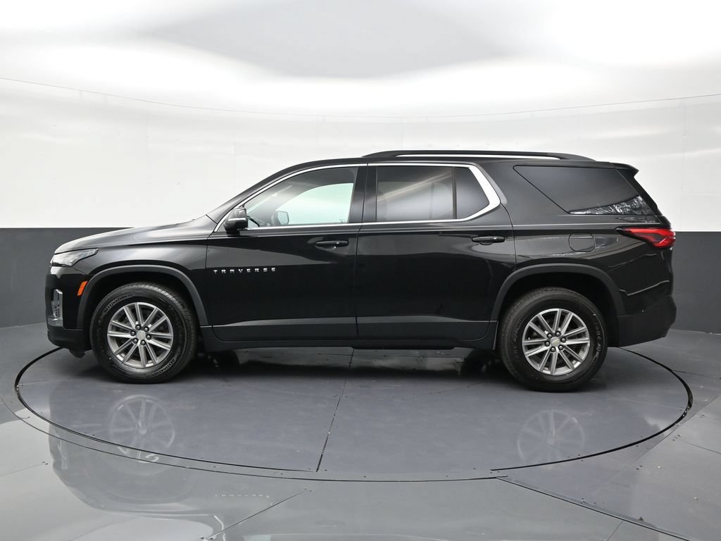 Used 2023 Chevrolet Traverse LT FWD image 2