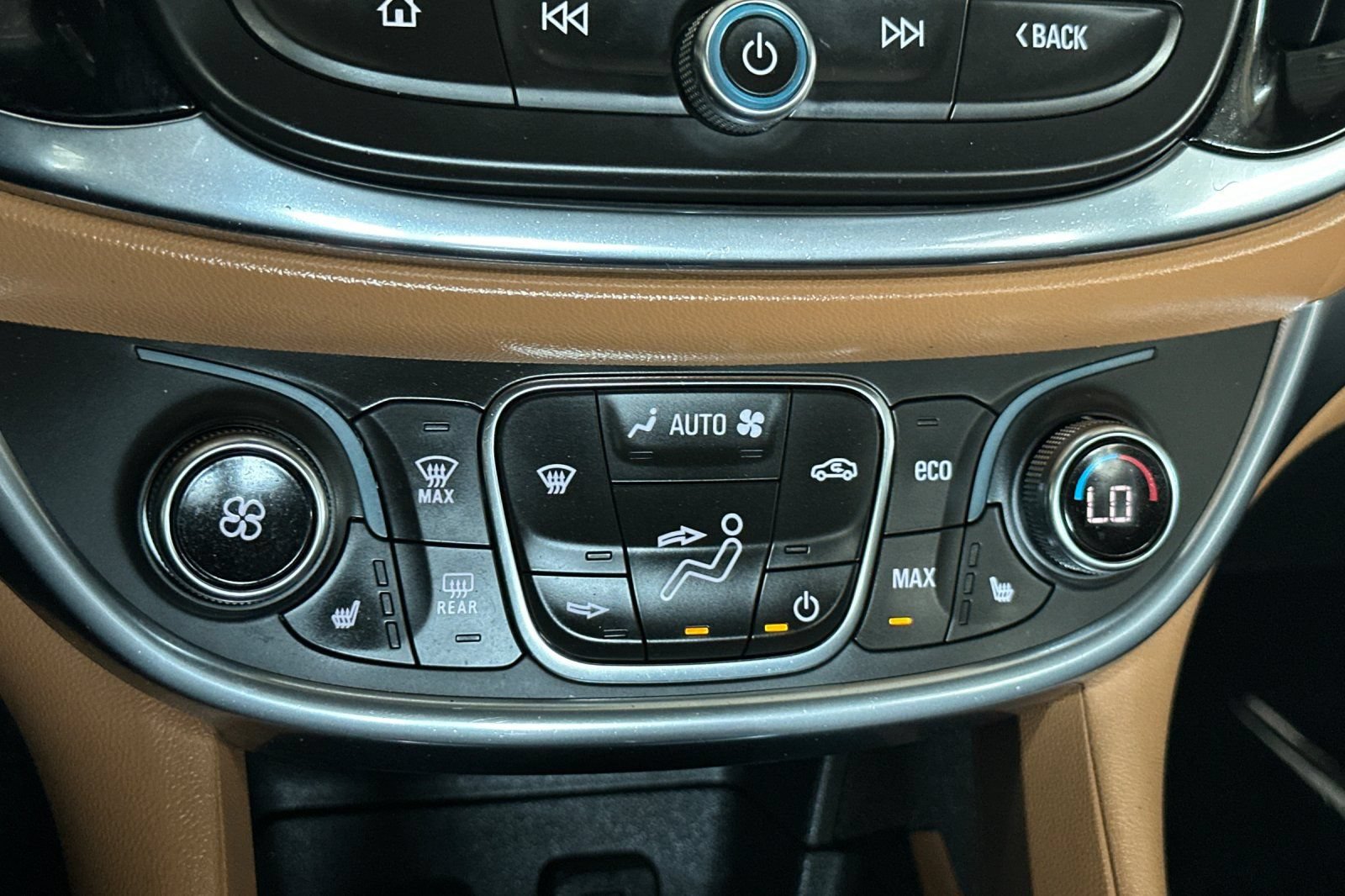 Used 2017 Chevrolet Volt Premier FWD image 22