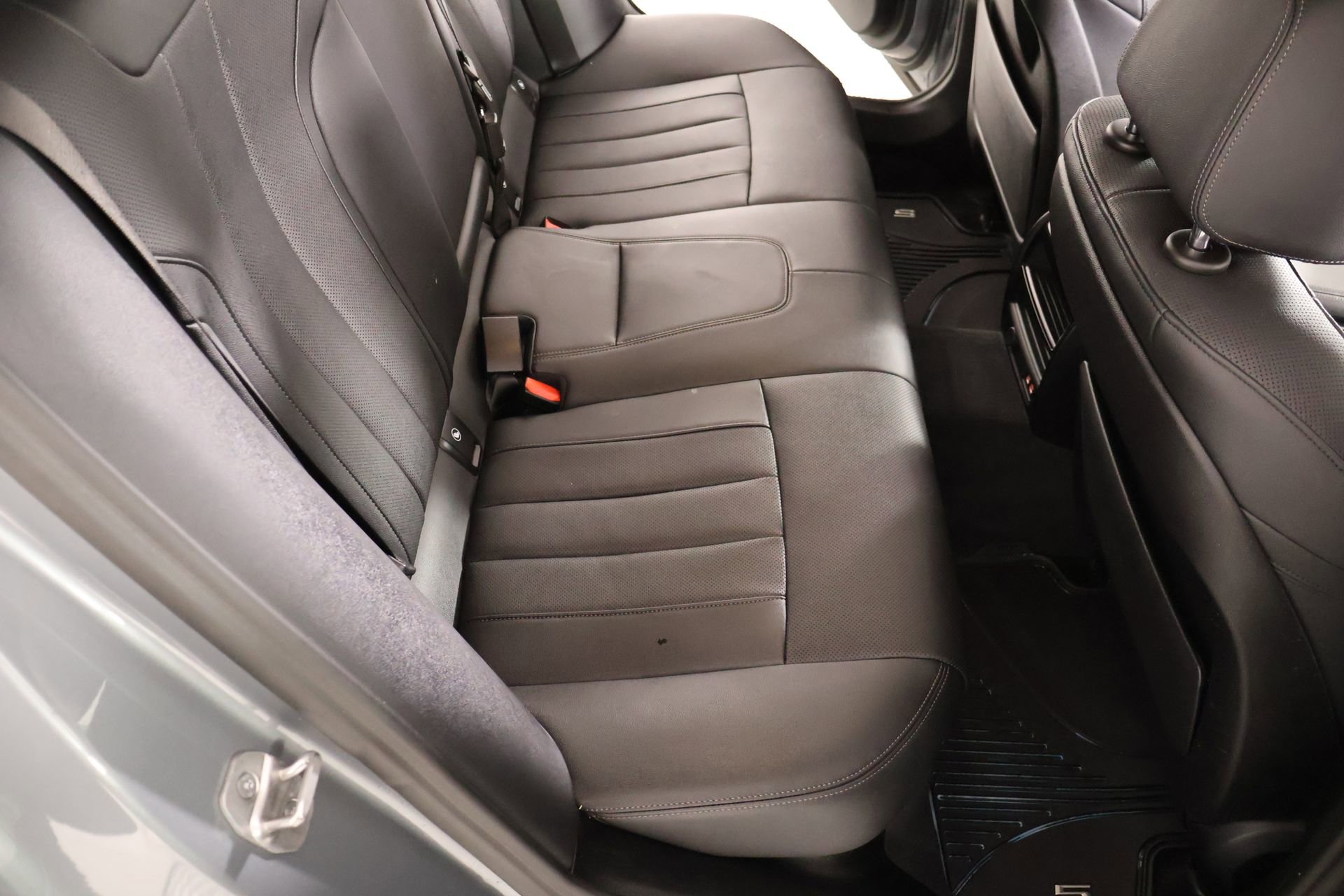 Used 2023 BMW 530i w/ M Sport Package RWD image 15