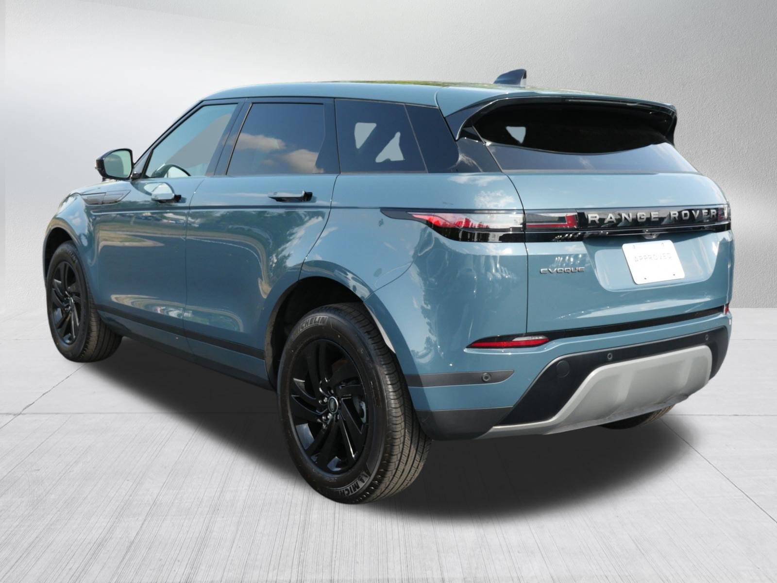 Used 2026 Land Rover Range Rover Evoque S AWD/4WD image 3