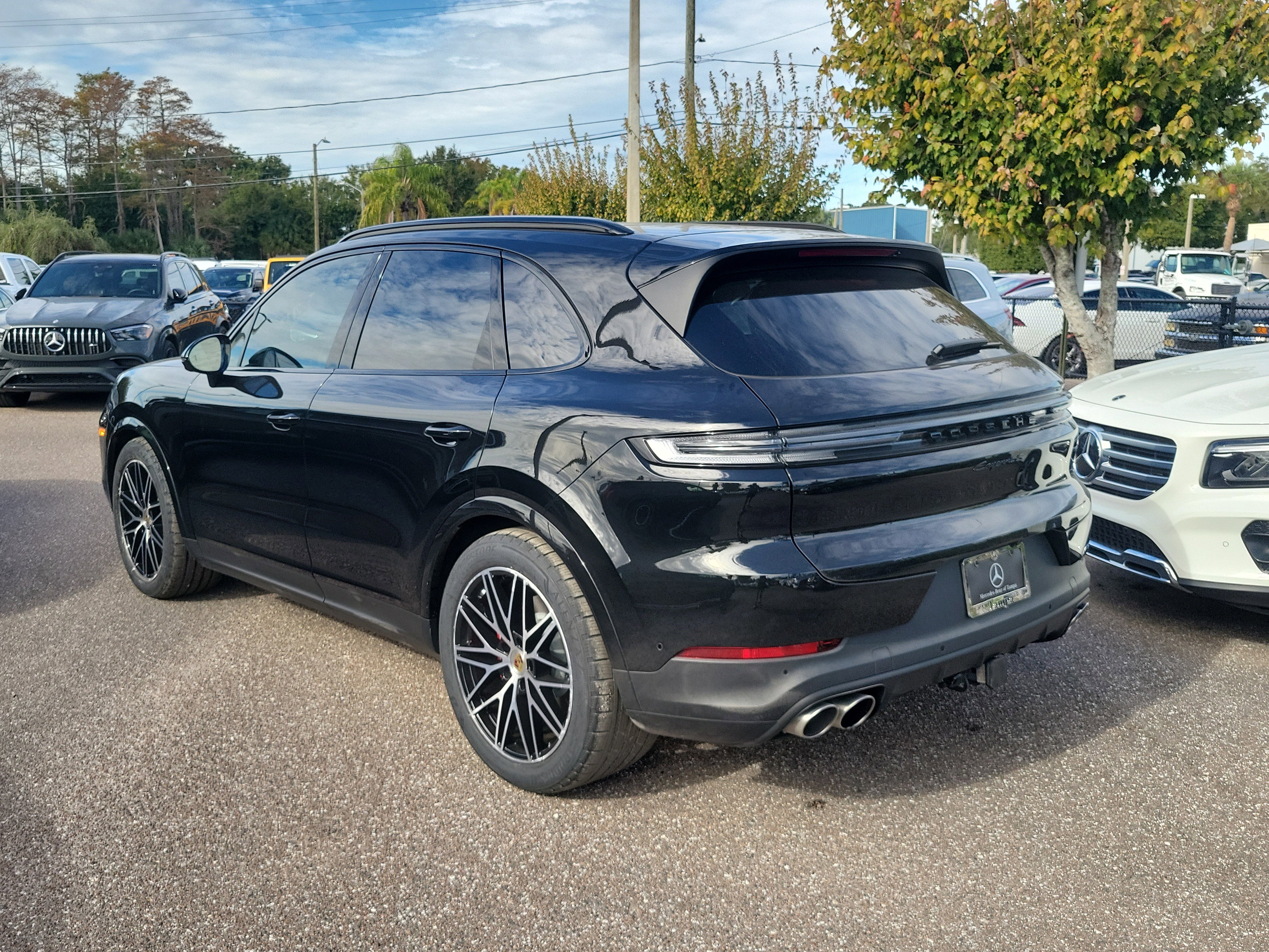 Used 2024 Porsche Cayenne S image 3