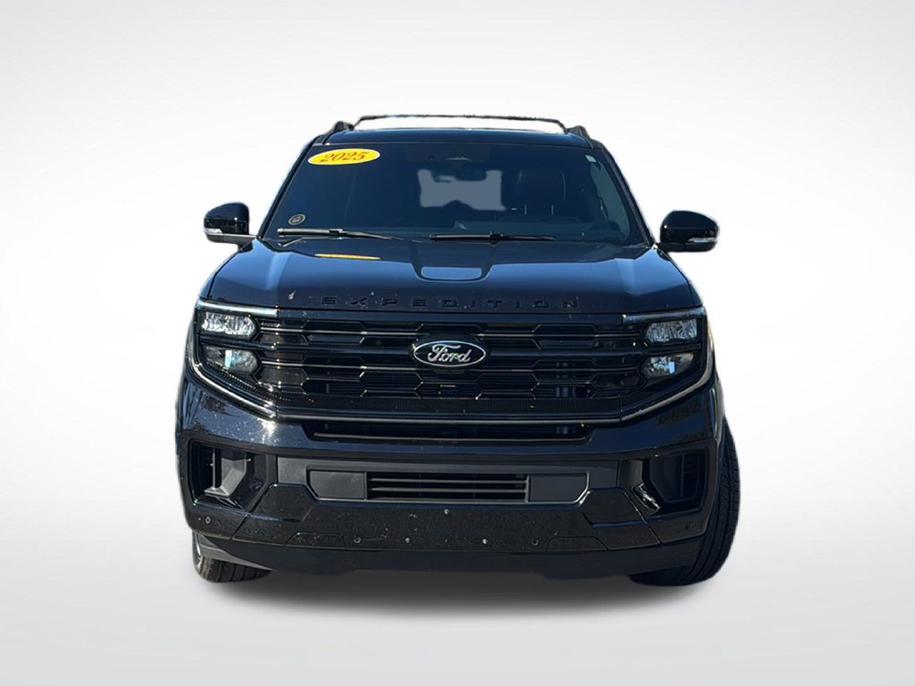 Used 2025 Ford Expedition Platinum w/ Stealth Appearance Package AWD/4WD image 2