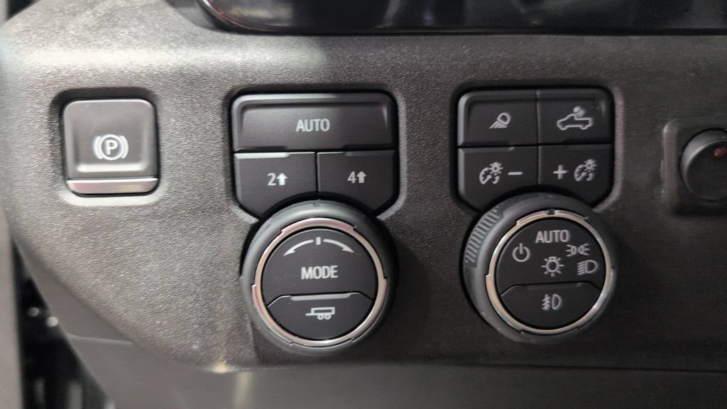 Used 2024 Chevrolet Silverado 1500 LTZ AWD/4WD image 10
