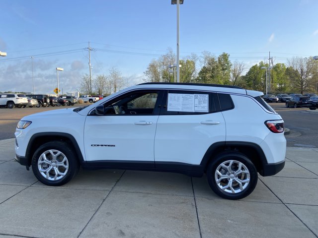 Used 2024 Jeep Compass Latitude image 6