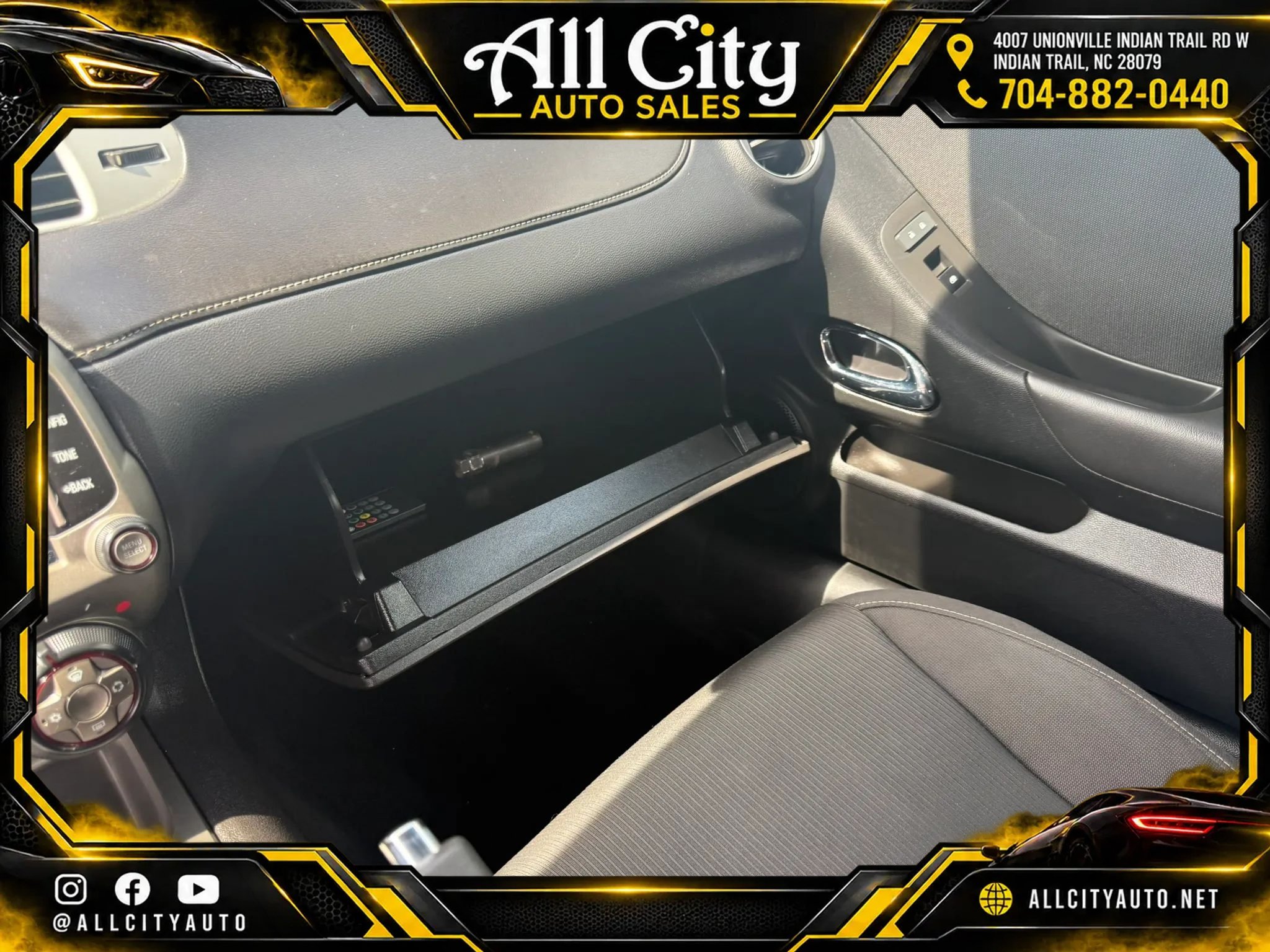 Used 2013 Chevrolet Camaro LT RWD image 23