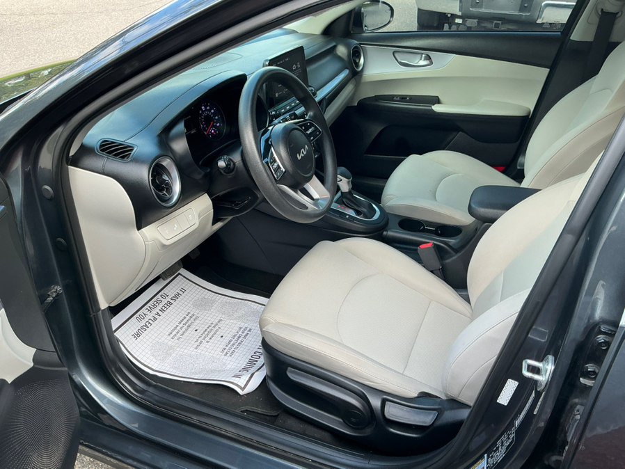 Used 2023 Kia Forte LXS w/ LXS Technology Package FWD image 16