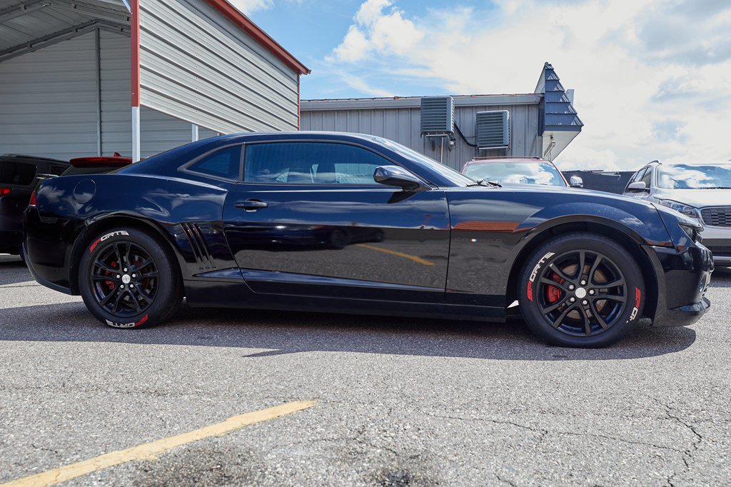 Used 2015 Chevrolet Camaro LS RWD image 4