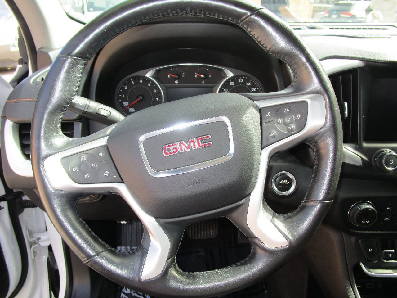 Used 2019 GMC Terrain SLT w/ Preferred Package FWD image 14