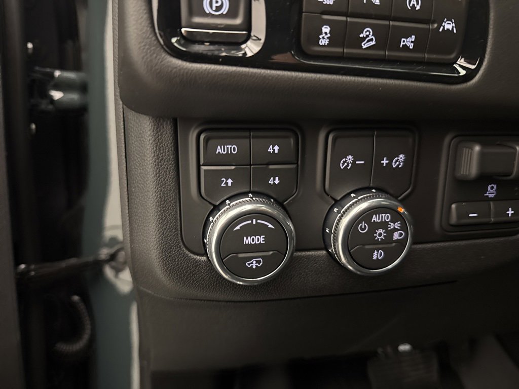 New 2026 GMC Yukon AT4 image 33