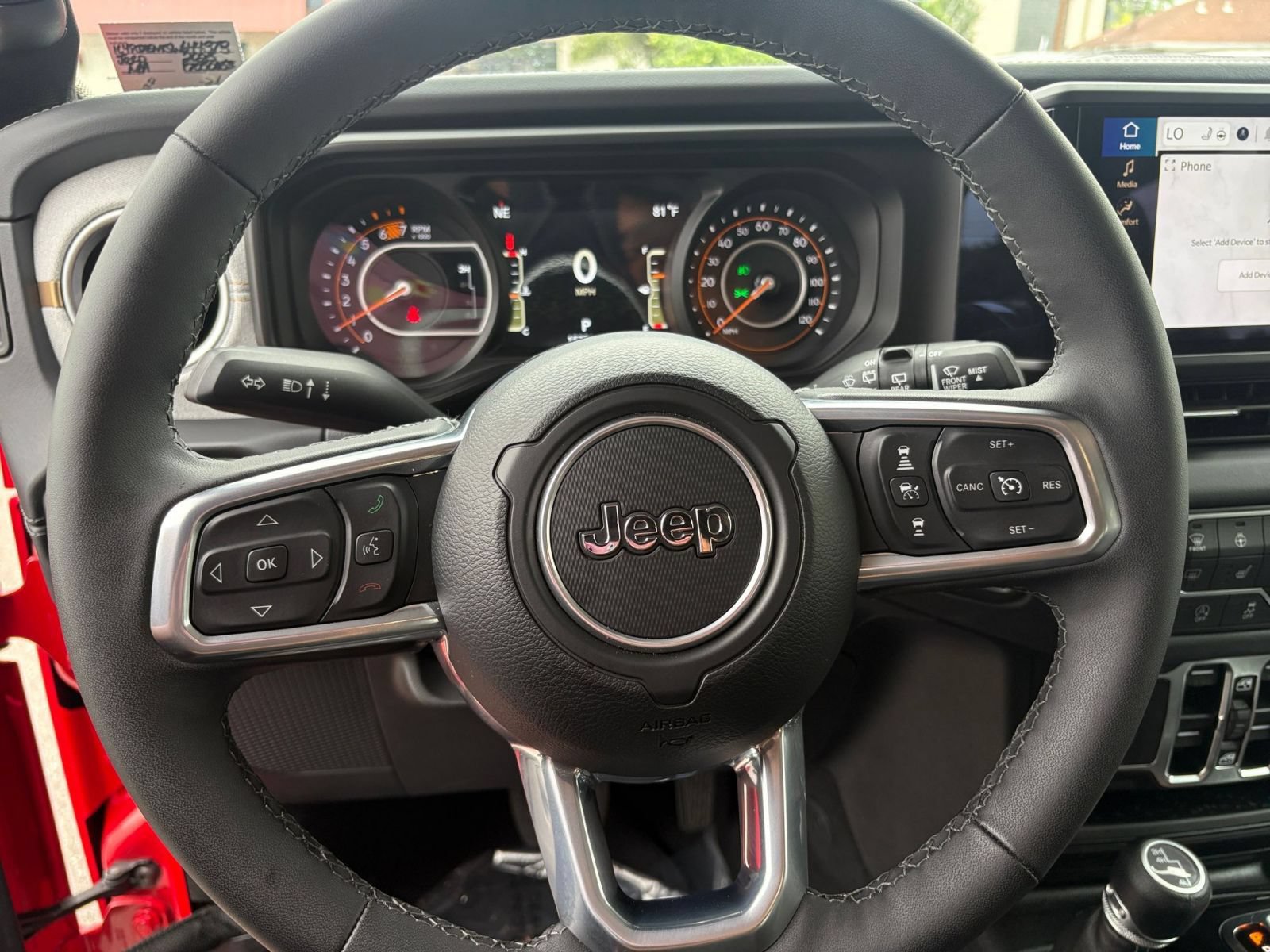 Used 2025 Jeep Wrangler Unlimited Sahara AWD/4WD image 28