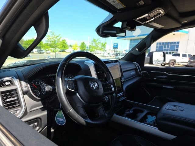 Used 2019 RAM 1500 Laramie AWD/4WD image 9