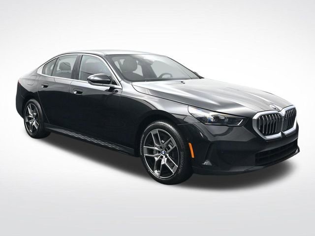 New 2026 BMW 530i xDrive w/ Premium Package image 2