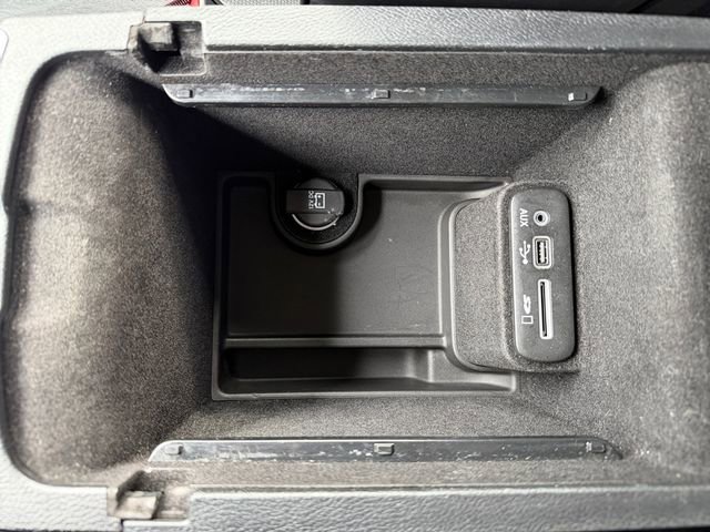 Used 2016 Chrysler 300 C image 26