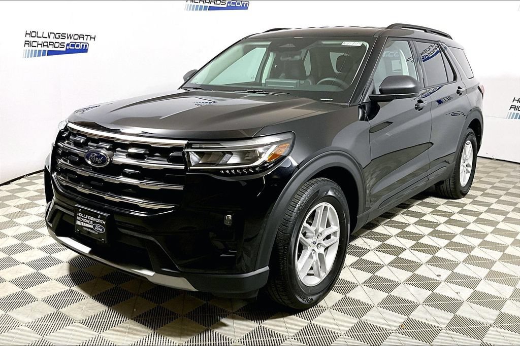 New 2026 Ford Explorer Active w/ Active Comfort Package RWD image 1