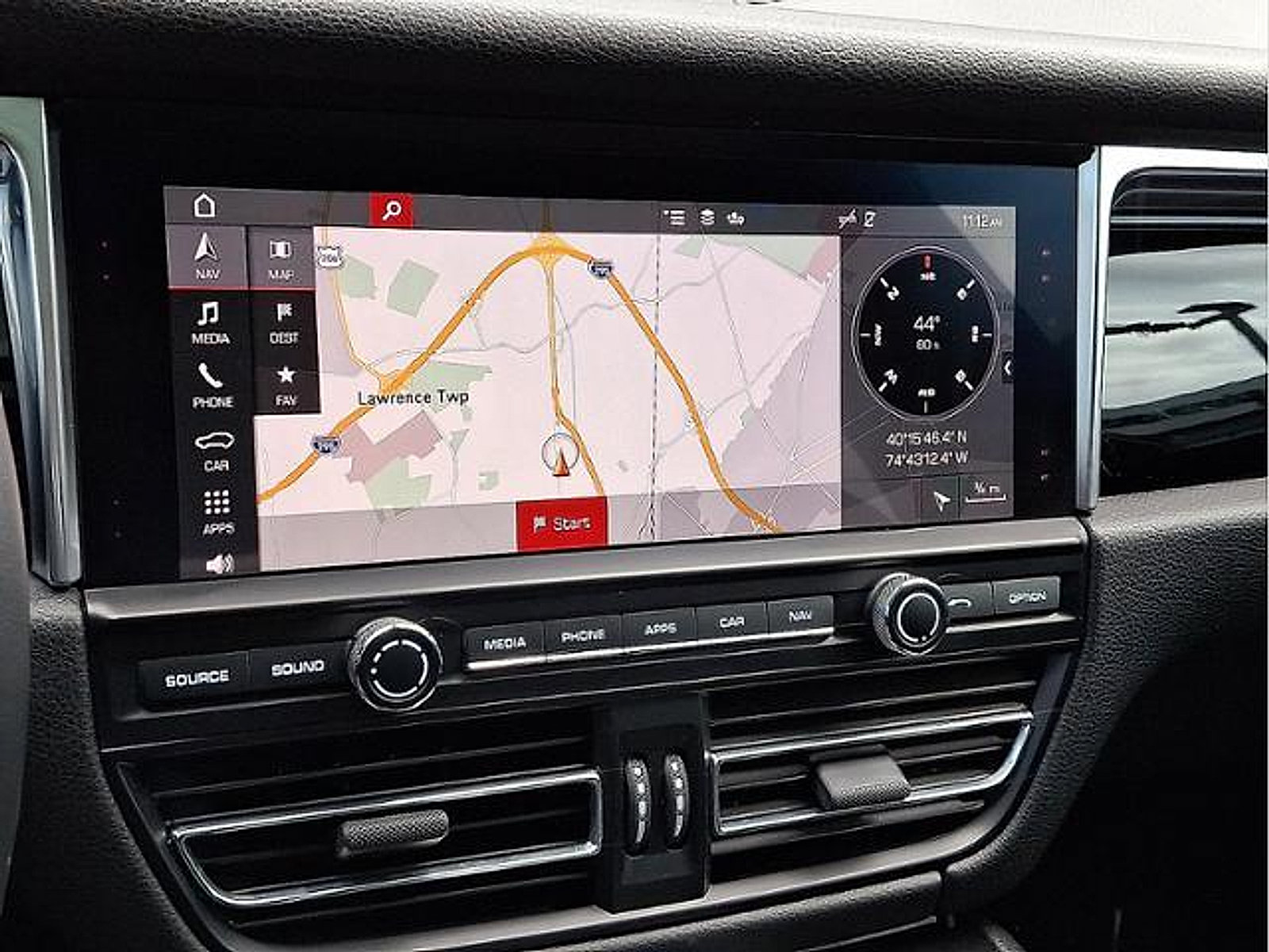 Used 2020 Porsche Macan AWD/4WD image 15
