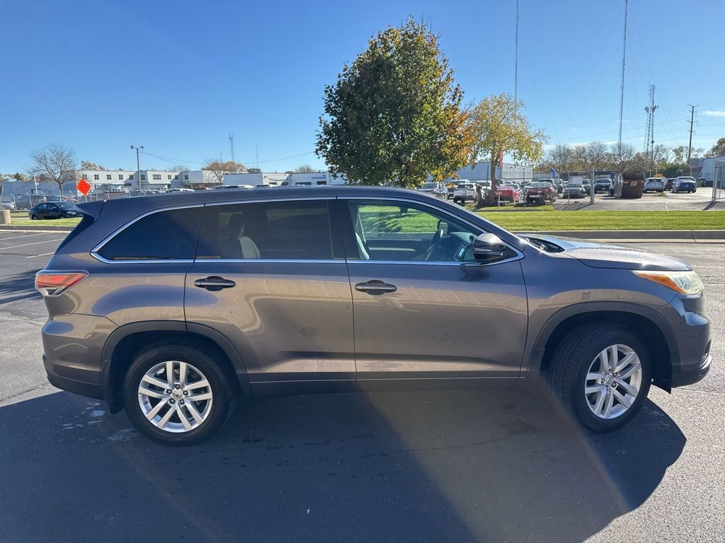 Used 2015 Toyota Highlander Plus image 2