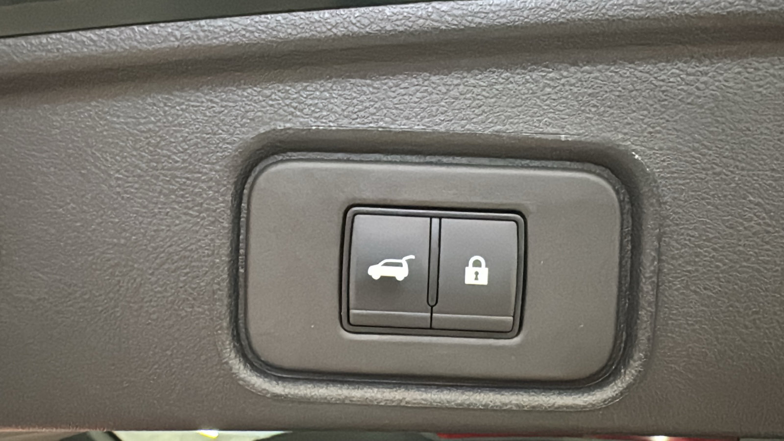 Used 2025 Nissan Pathfinder Platinum AWD/4WD image 32