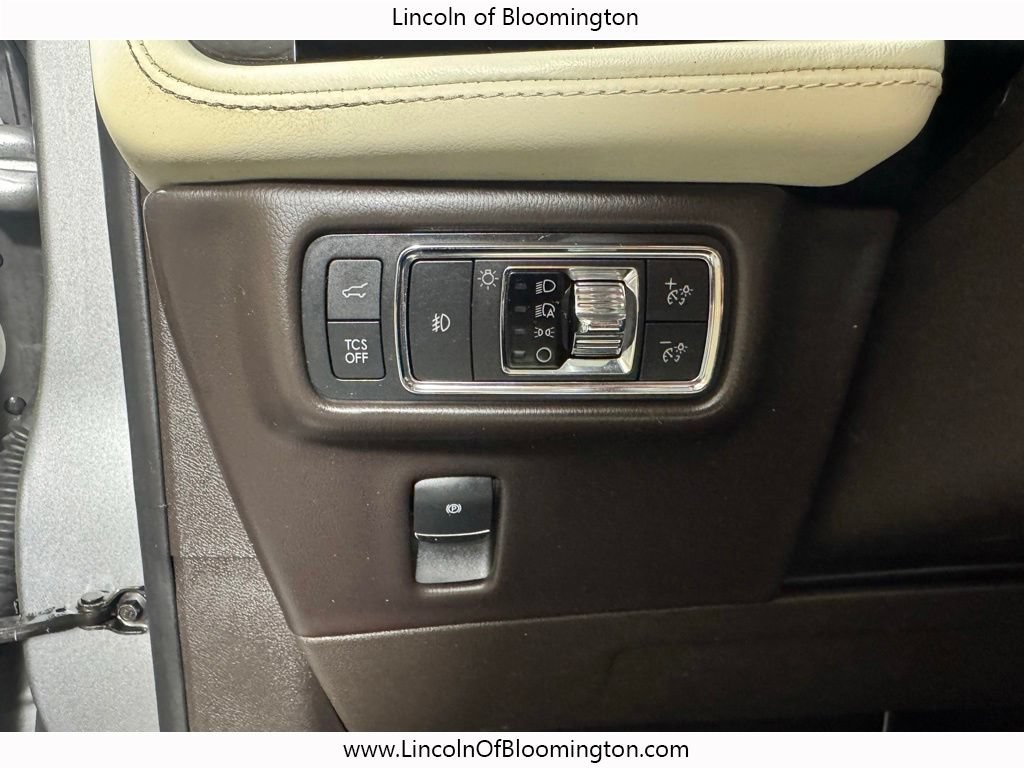 Certified 2022 Lincoln Nautilus Black Label w/ Class II Trailer Tow Package AWD/4WD image 38