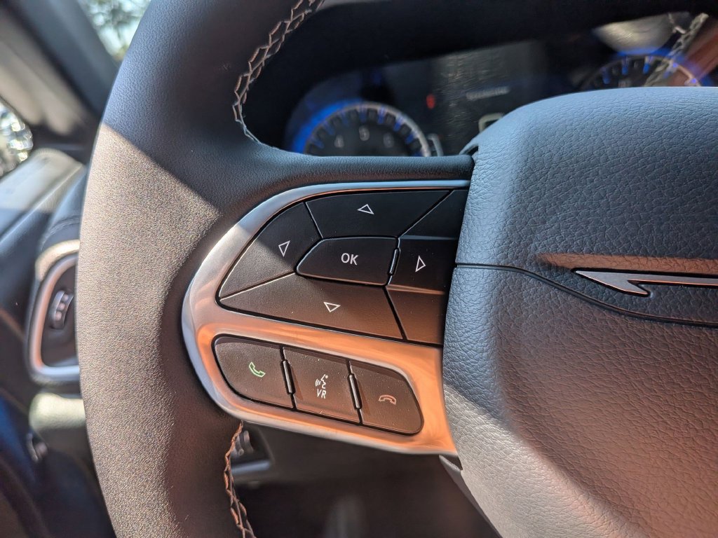 New 2027 Chrysler Pacifica Select FWD image 17